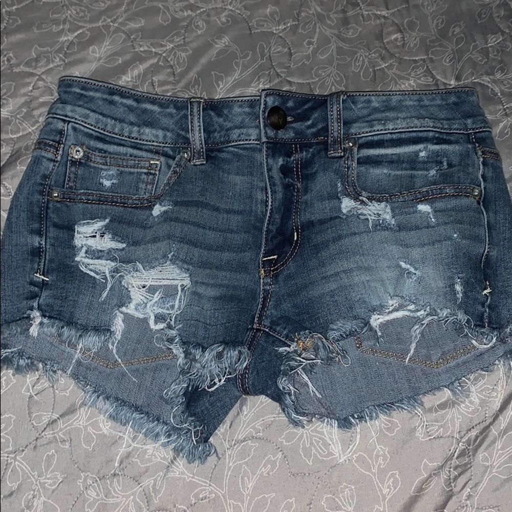 American eagle low waisted ripped jean shorts